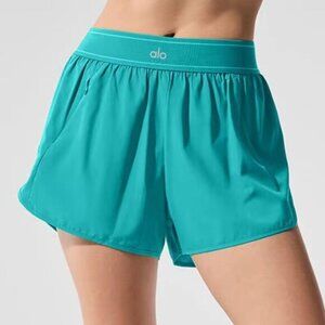 New Alo Match Point Short - Spruce Green